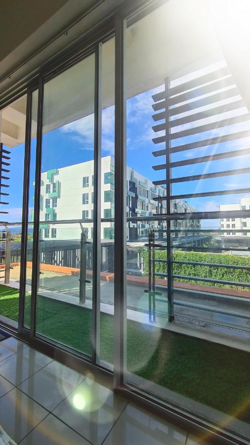 Aeropod Kk Corner Unit Near City And Airport 4 Pax Free Parking Kota Kinabalu Exterior photo
